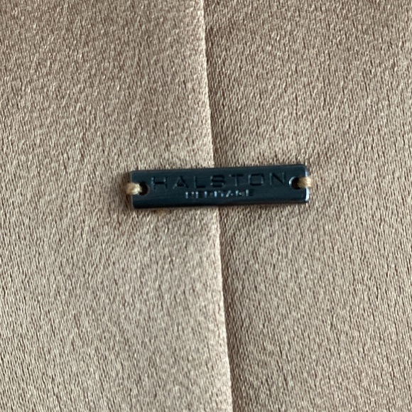 Classy Halston Heritage dress - Picture 4 of 6